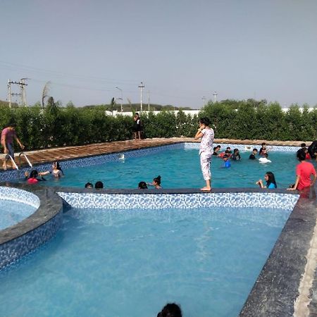 Amazing Fun World By Nexottel Hotel Dwārka Bagian luar foto