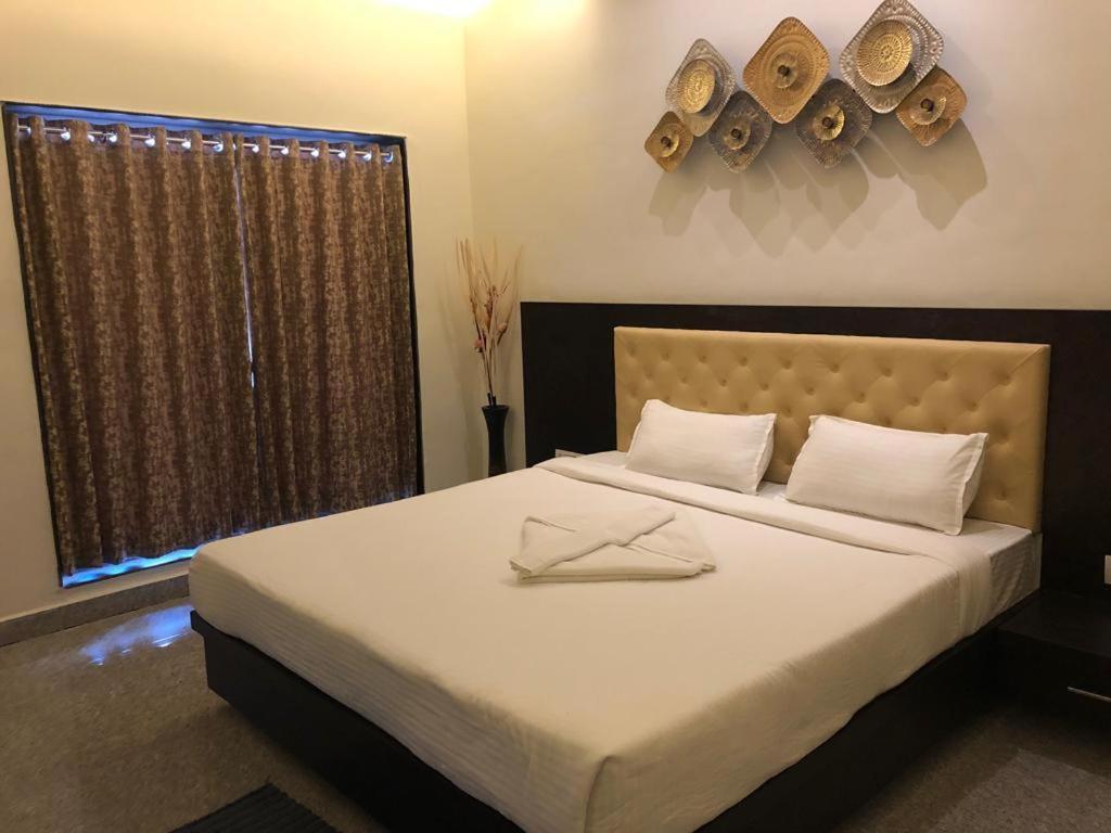 Amazing Fun World By Nexottel Hotel Dwārka Bagian luar foto