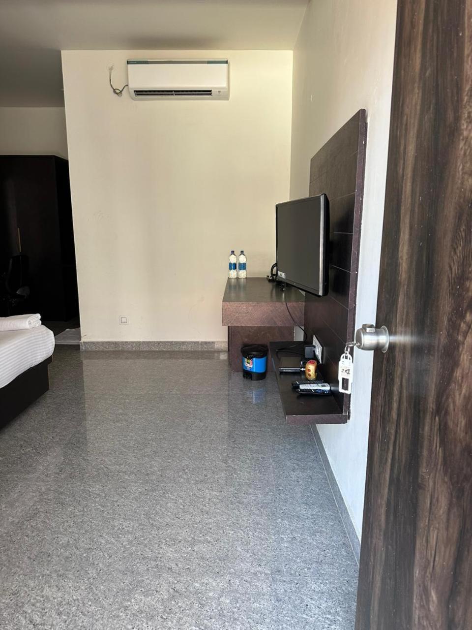 Amazing Fun World By Nexottel Hotel Dwārka Bagian luar foto