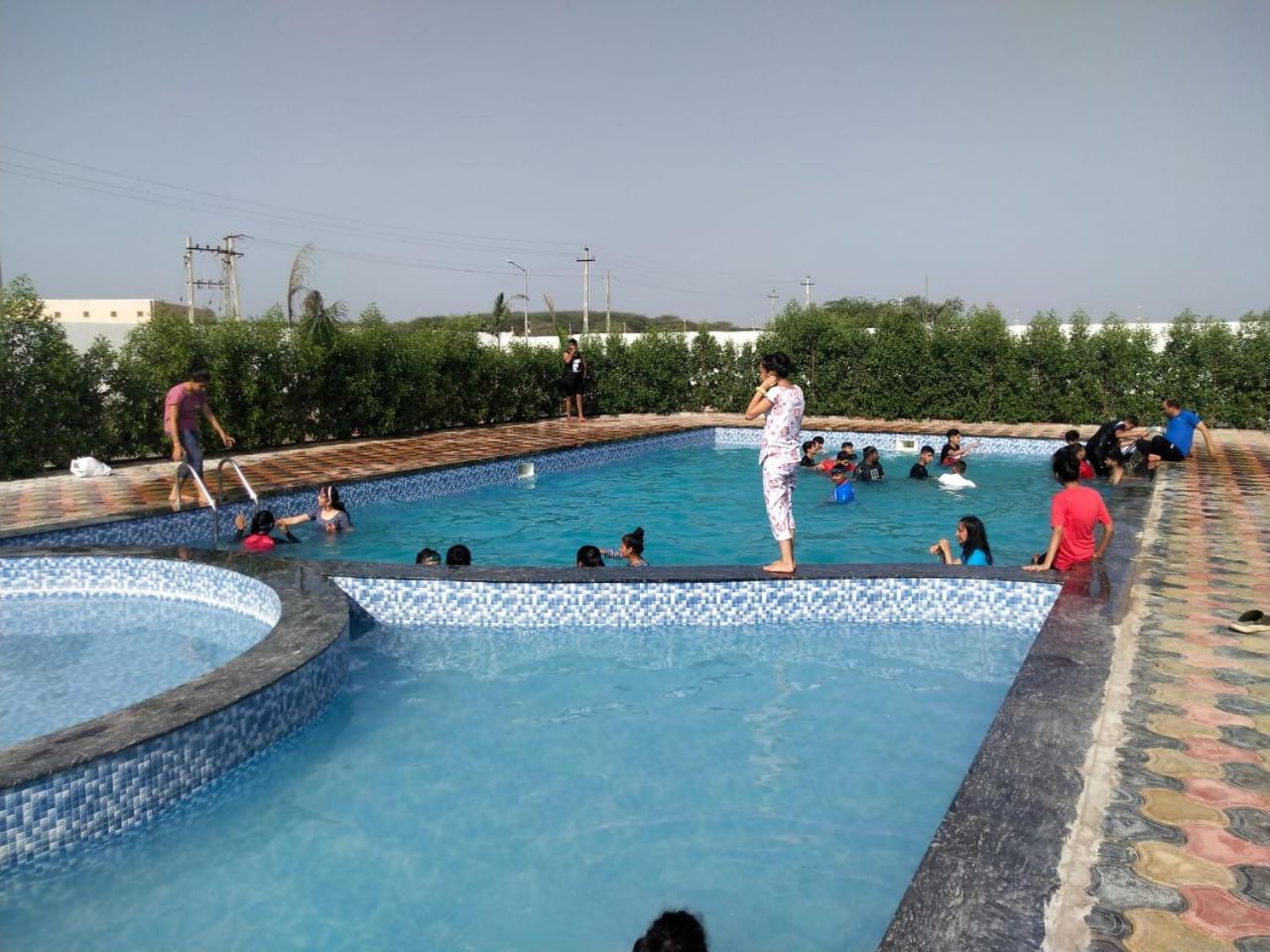Amazing Fun World By Nexottel Hotel Dwārka Bagian luar foto
